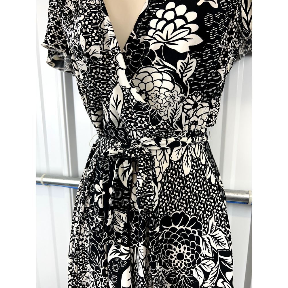 MiXit Dress‎ Women's Size 8 Wrap Dress Black white Fit Flare Deep Vneck floral